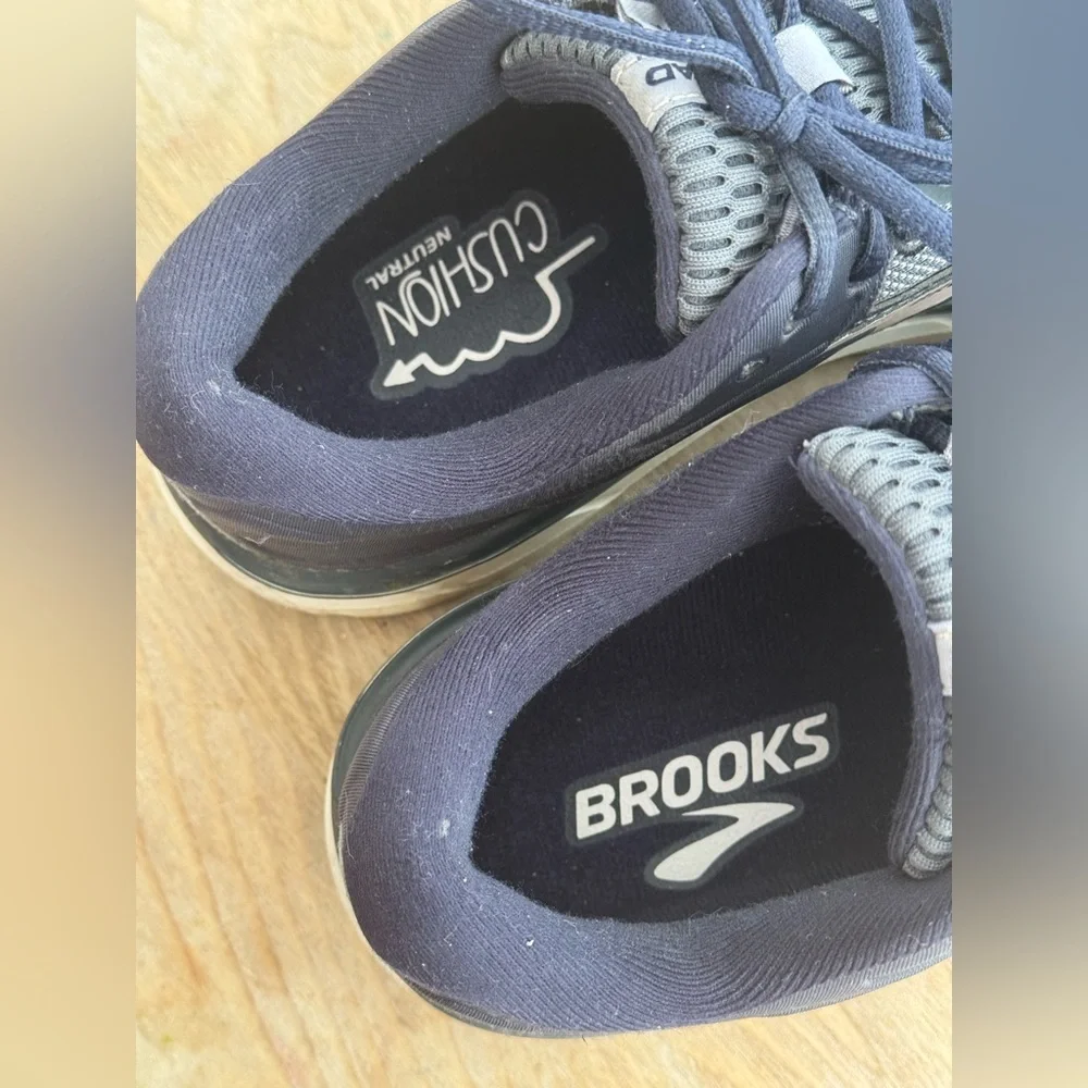 BROOKS 11 DYAD DNA ombré purple/charcoal Size Women’s 8.5 - Picture 9 of 9